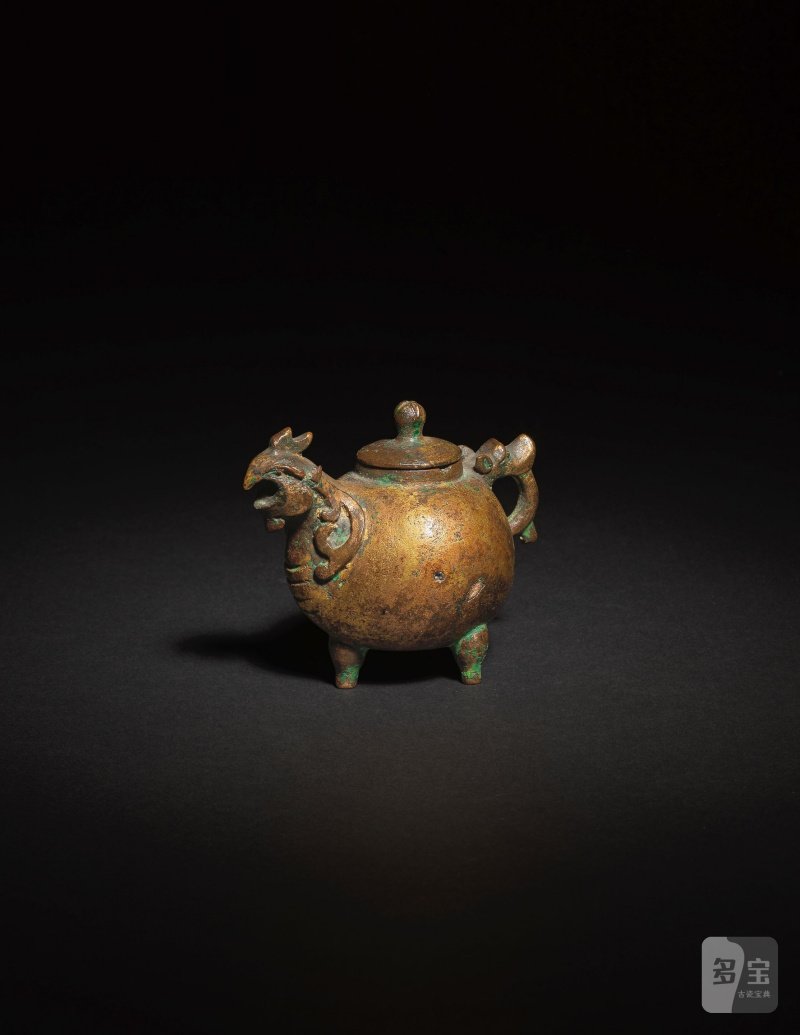 六朝 銅龜形硯滴 及 明 鎏金銅鳳首水滴 | DEUX PETITS COMPTE-GOUTTES EN BRONZE ET BRONZE DORÉ - 图4